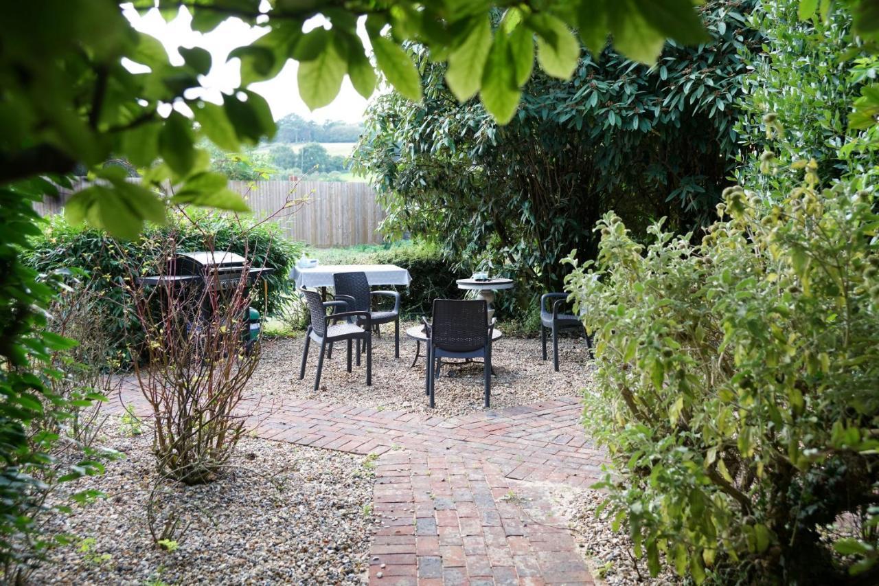 Alpaca Lodge Sittingbourne Exterior photo